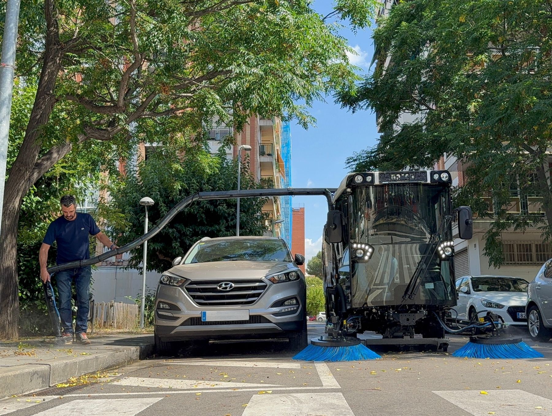 LYNX debris blower attachment